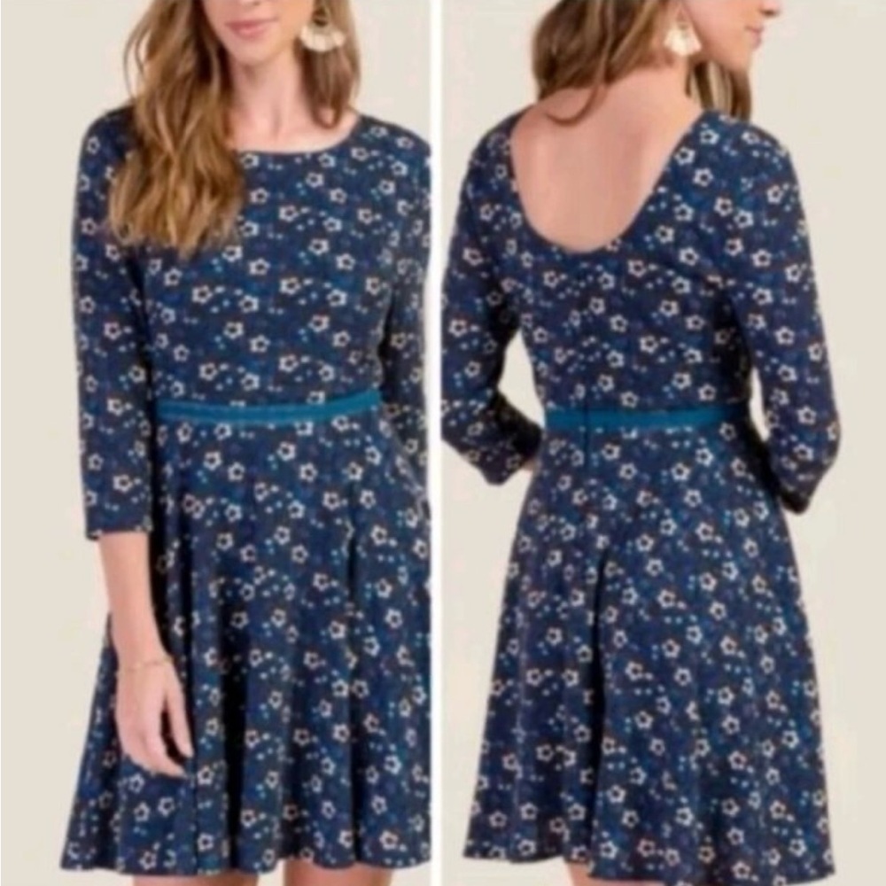Francesca's x Alya Dress- Floral Flowy Lightweight Flare Lined- Size Medium- NWT